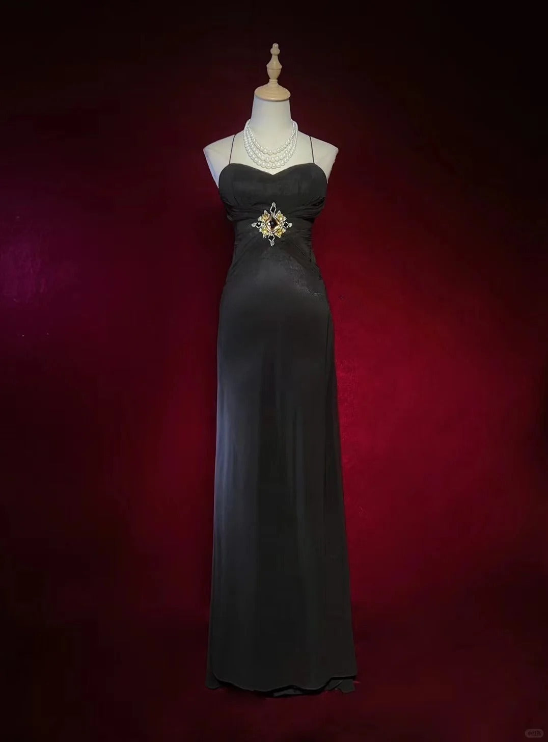 Elegant Black Prom Dress Spaghetti Straps Backless Crystal Gala Dress Evening Dress Dancing Dress D2249