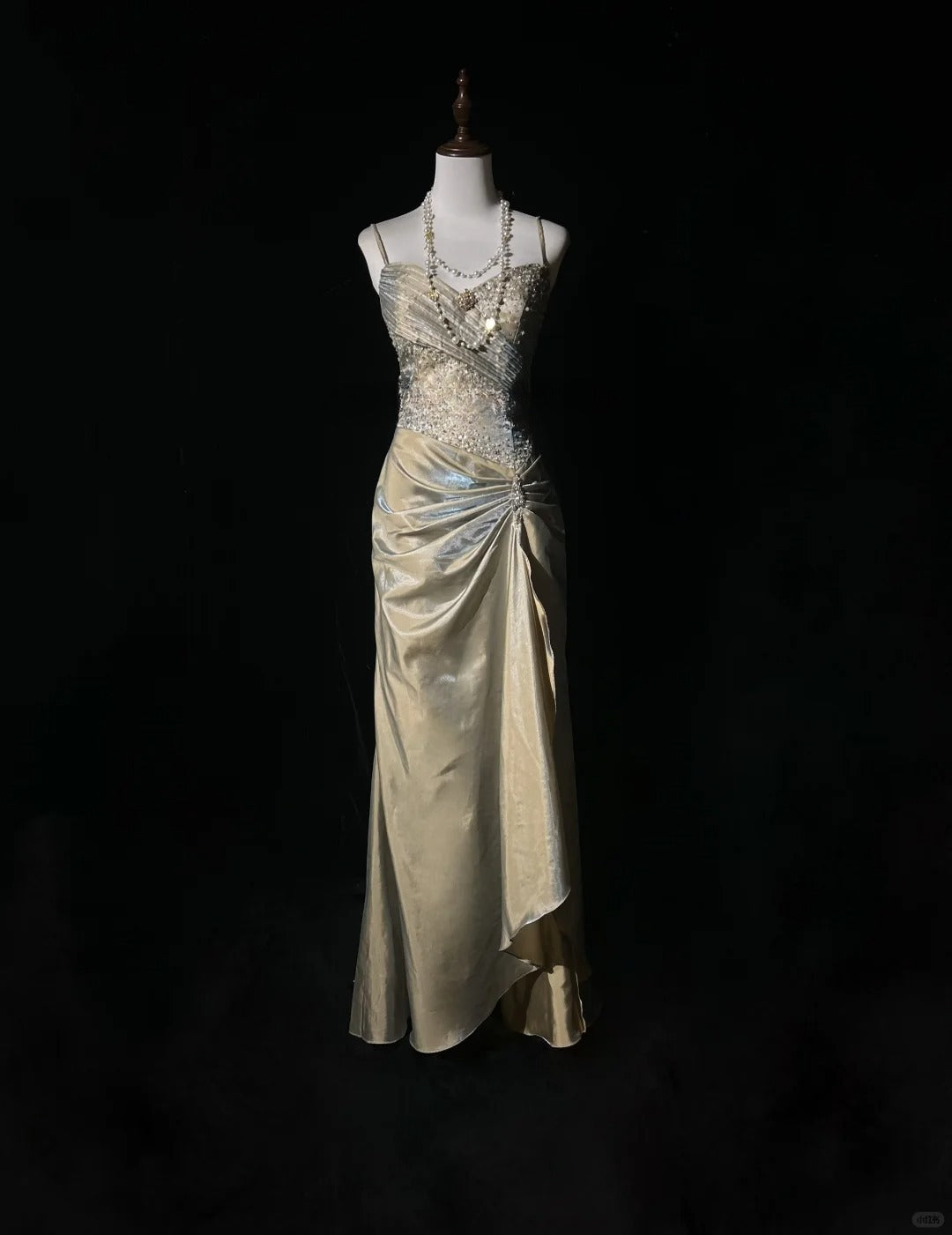 Elegant Prom Dress Spaghetti Straps Beading Pleated Gala Dress Evening Dress Customized Dress D2255