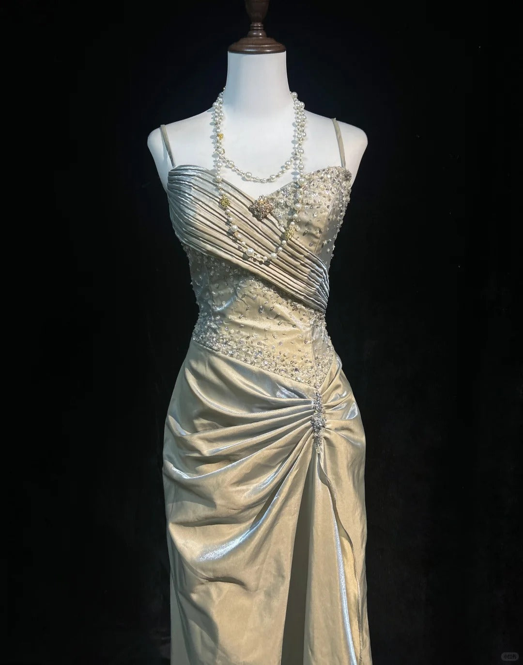 Elegant Prom Dress Spaghetti Straps Beading Pleated Gala Dress Evening Dress Customized Dress D2255