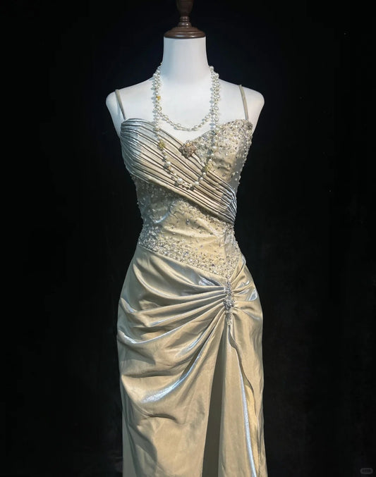Robe de bal élégante à bretelles spaghetti et perles, robe de gala plissée, robe de soirée personnalisée D2255