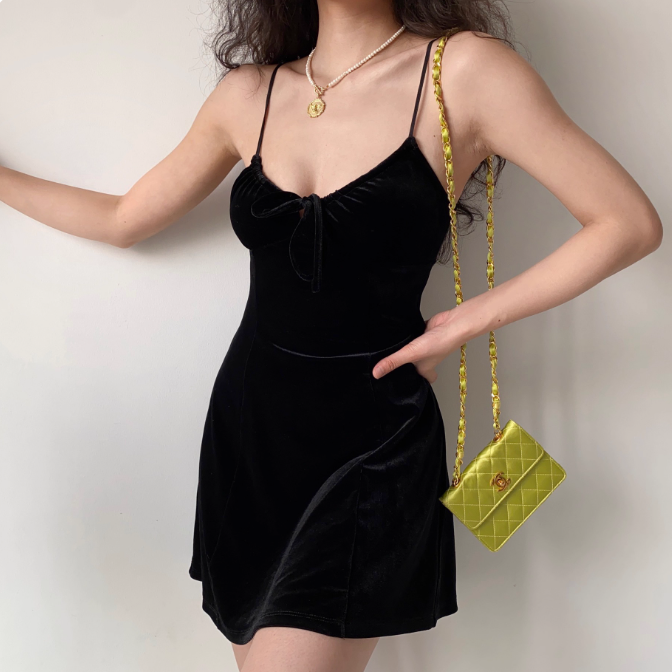 Sexy Black Dress Spaghetti Straps Velvet Short Skirt Women Teenage Girl Date Dress D2273