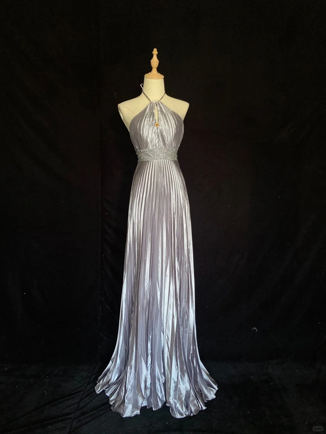 Elegant Long Prom Gown Halter Pleated Evening Dress Gala Dress Customized Party Dresses D2299
