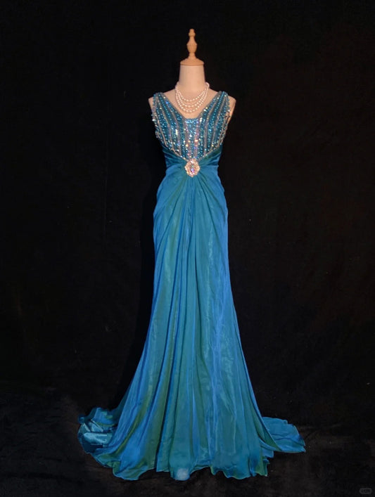 Maßgeschneidertes formelles langes Ballkleid rückenfreies plissiertes Abendkleid Galakleid Partykleider Geburtstagsoutfits D2303