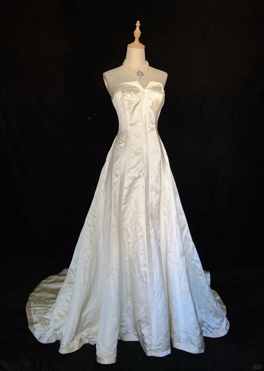 Hübsches Brautkleid A-Linie Trägerlos Schleppe Brautkleid Galakleid Ballkleid D2312