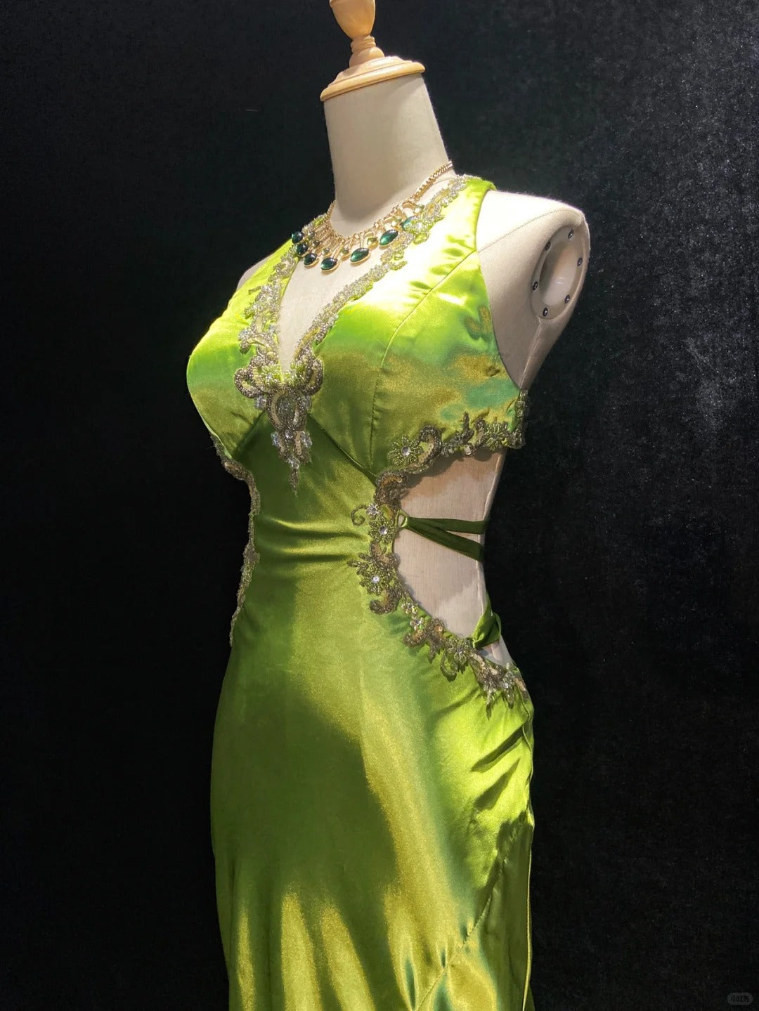 Charming Prom Dress V-neck Beading Split Gala Dress Business Dinner Dress Evening Dress Prom Gown D2320