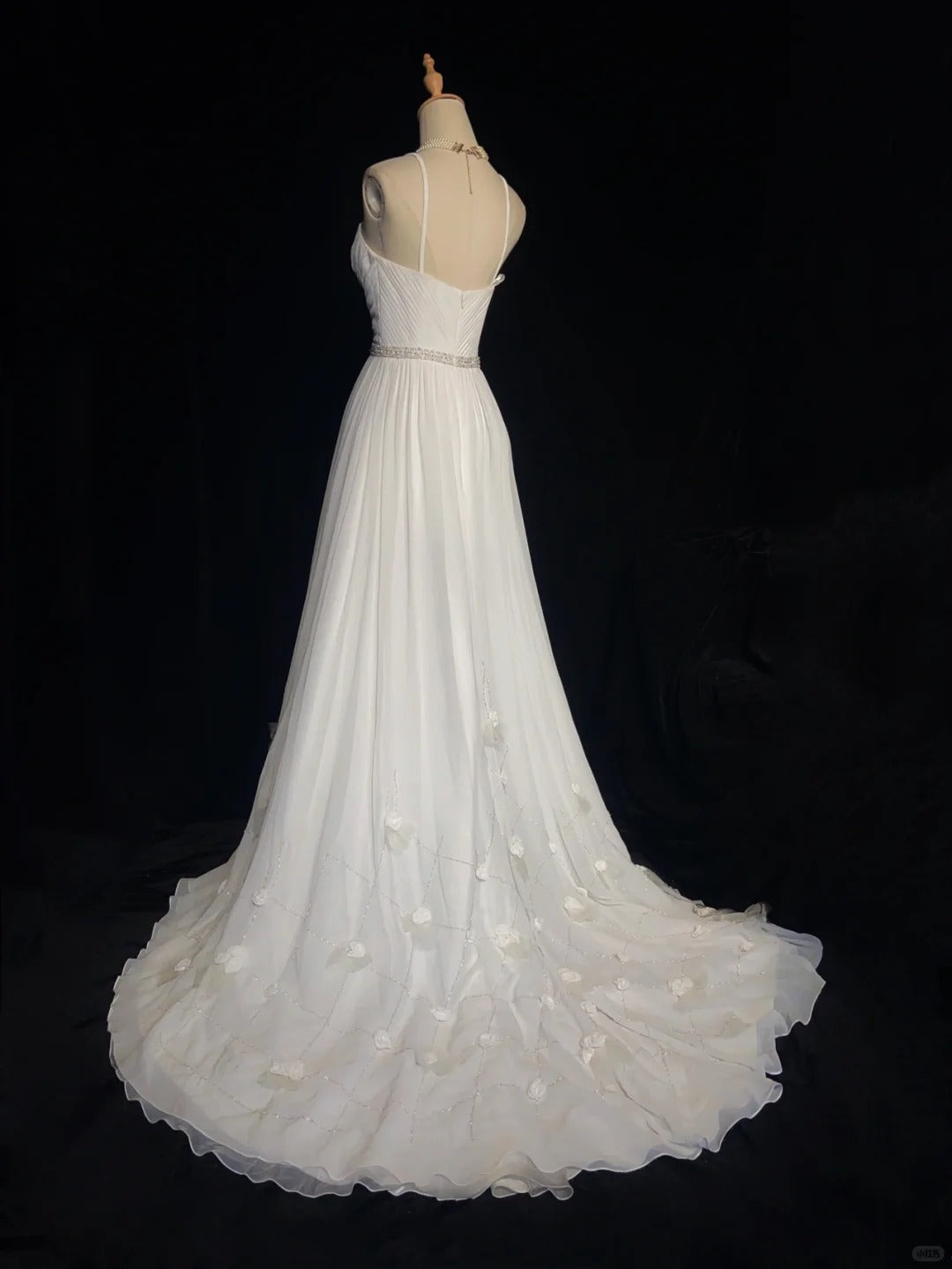 Elegant Prom Dress Spaghetti Straps Pleated Crystal Prom Gown Evening Dress Business Dinner Dress Gala Dress D2340