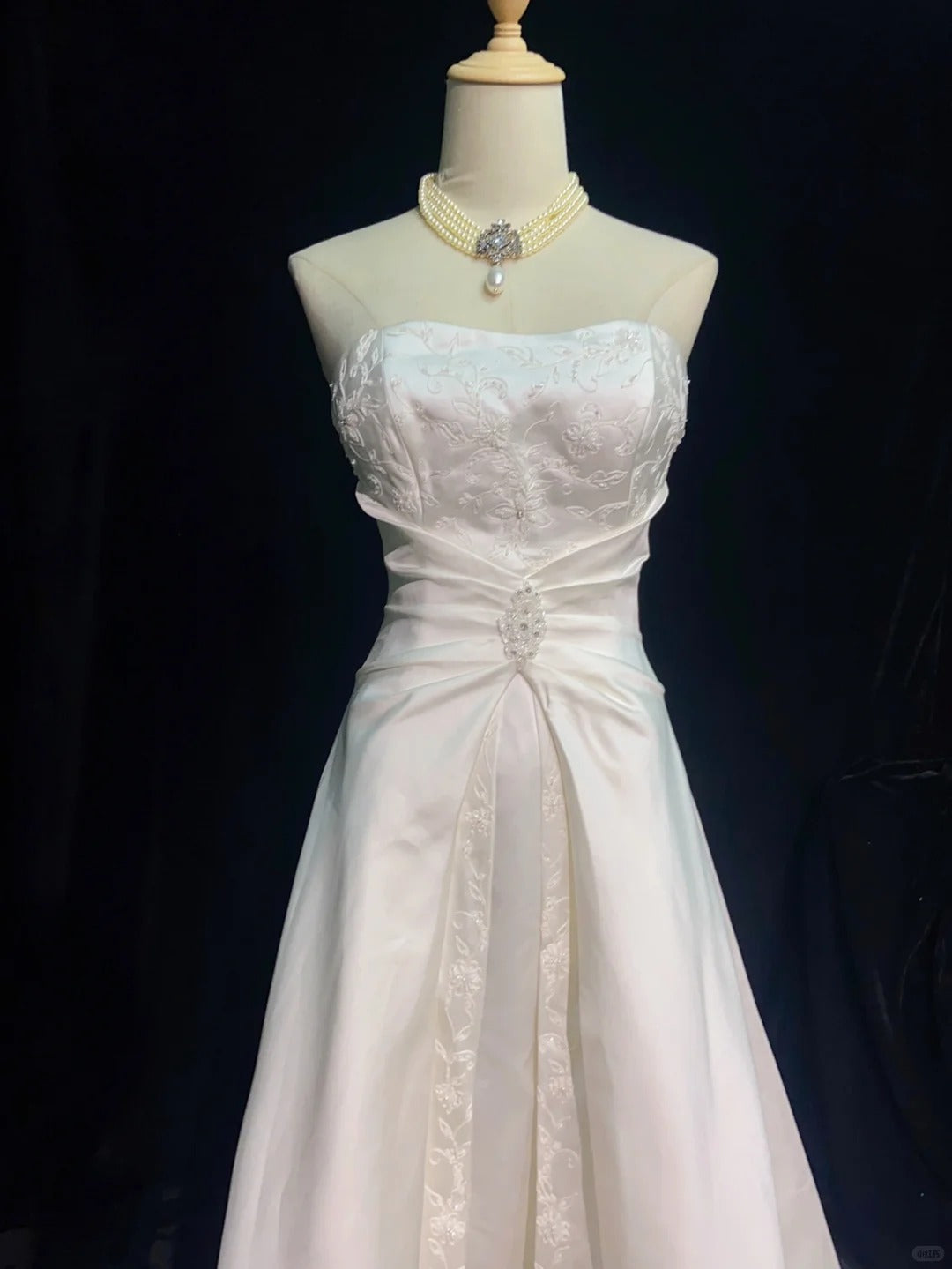 Elegant Prom Dress Strapless Pleated Beading Prom Gown Evening Dress Business Dinner Dress Gala Dress D2341