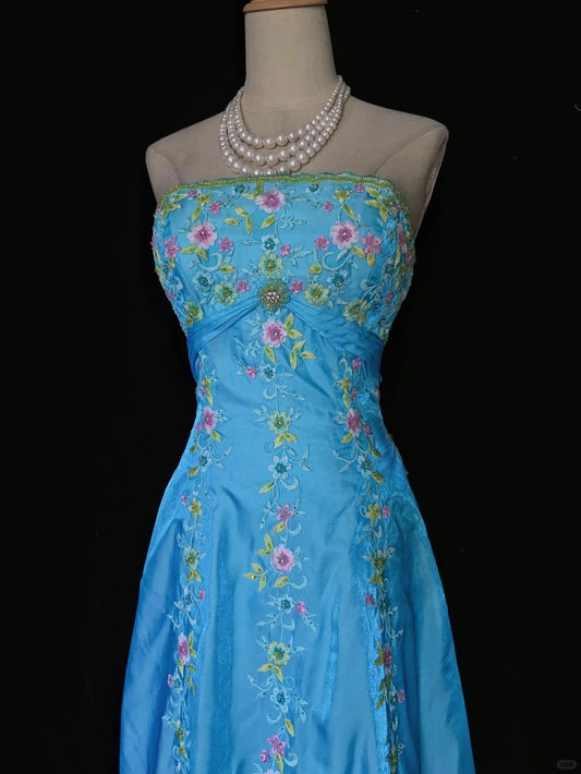 Robe de bal élégante, coupe trapèze, sans bretelles, brodée, robe de gala, robe de soirée, robe de princesse, D2358