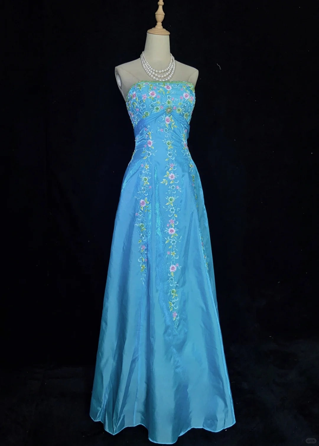Sweet Prom Dress A Line Strapless Embriodered Prom Gown Gala Dress Party Dress Evening Dress Princess Dress D2358