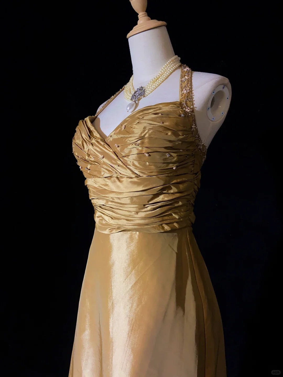 Elegant Prom Dress A Line Halter Beading Pleated Party Dress Evening Dress Gala Dress Prom Gown D2359