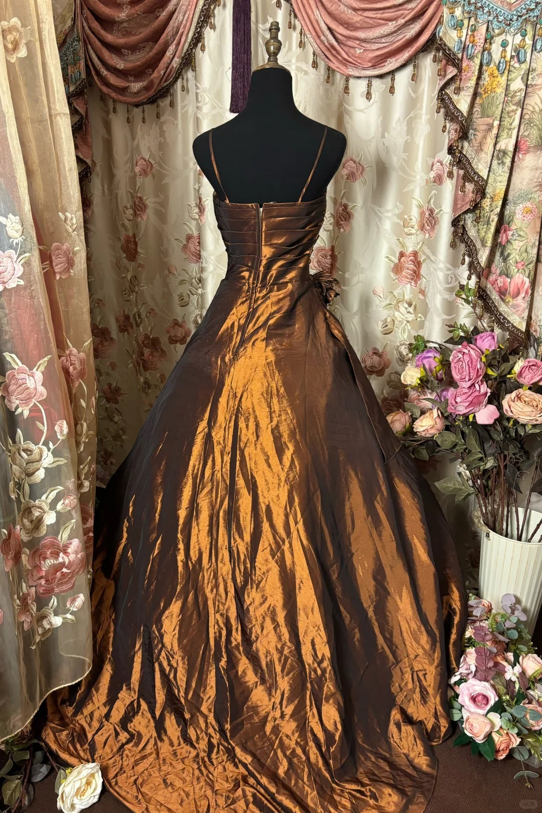 Beauty Prom Dress Spaghetti Straps Pleated Sequins Ball Gown Evening Dress Birthday Dress Quinceanera Dress D2383