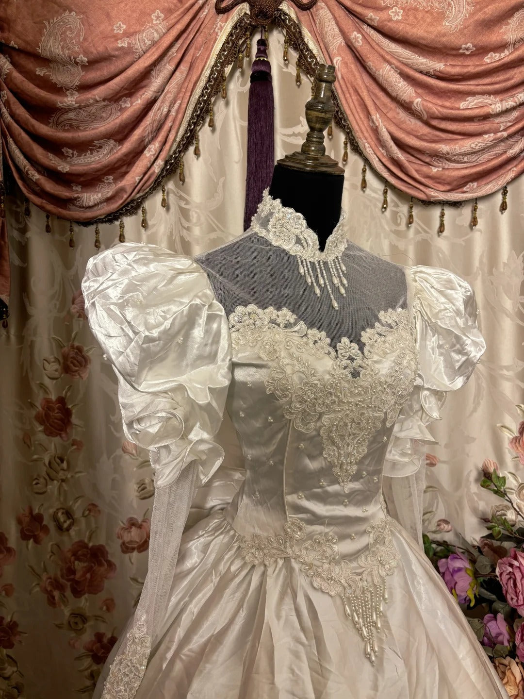 Elegant Wedding Dress Long Sleeves Ruffle Ball Gown Evening Dress Wedding Dress D2399