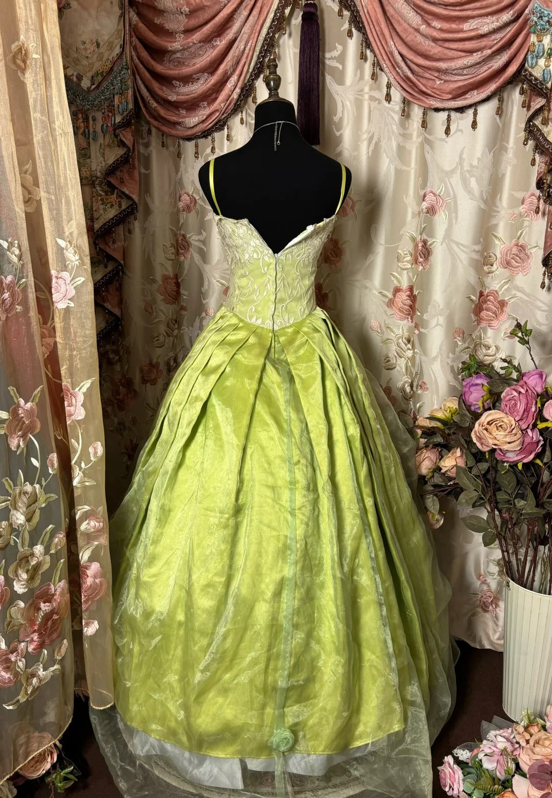 Sweet Prom Dress Spaghetti Straps Pleated Ball Gown Evening Dress Dance Dress Birthday Party Dress D2409