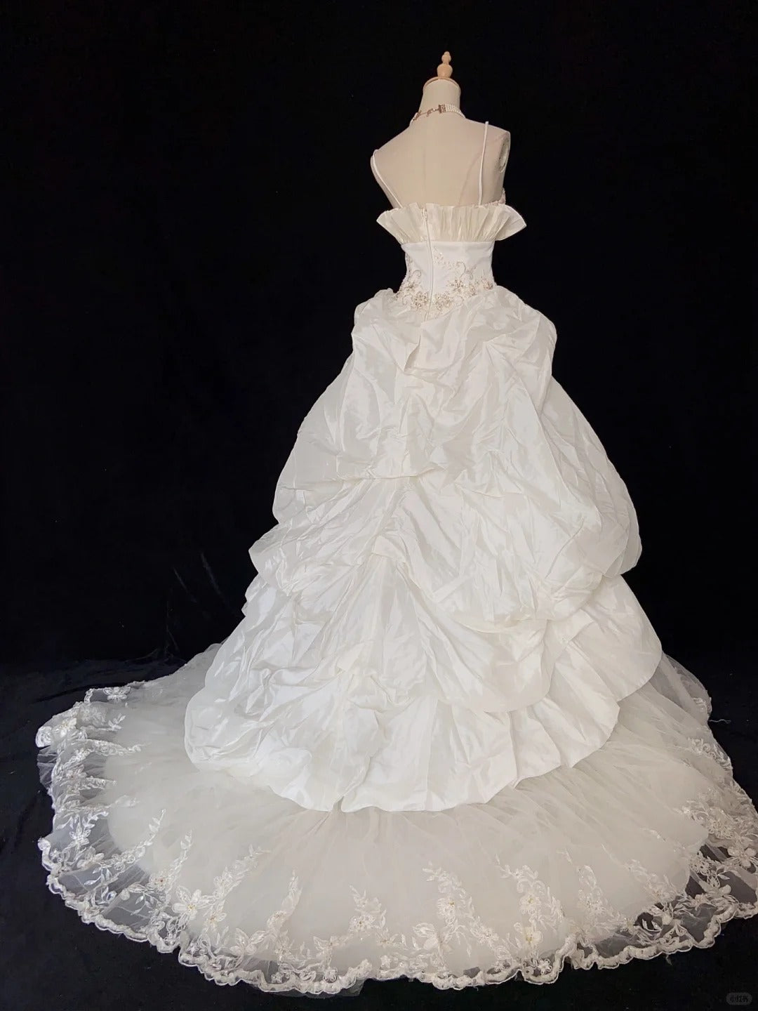 Stunning Wedding Dress Spaghetti Straps Pleated Beading Ball Gown Prom Dress Evening Dress Wedding Dress D2425
