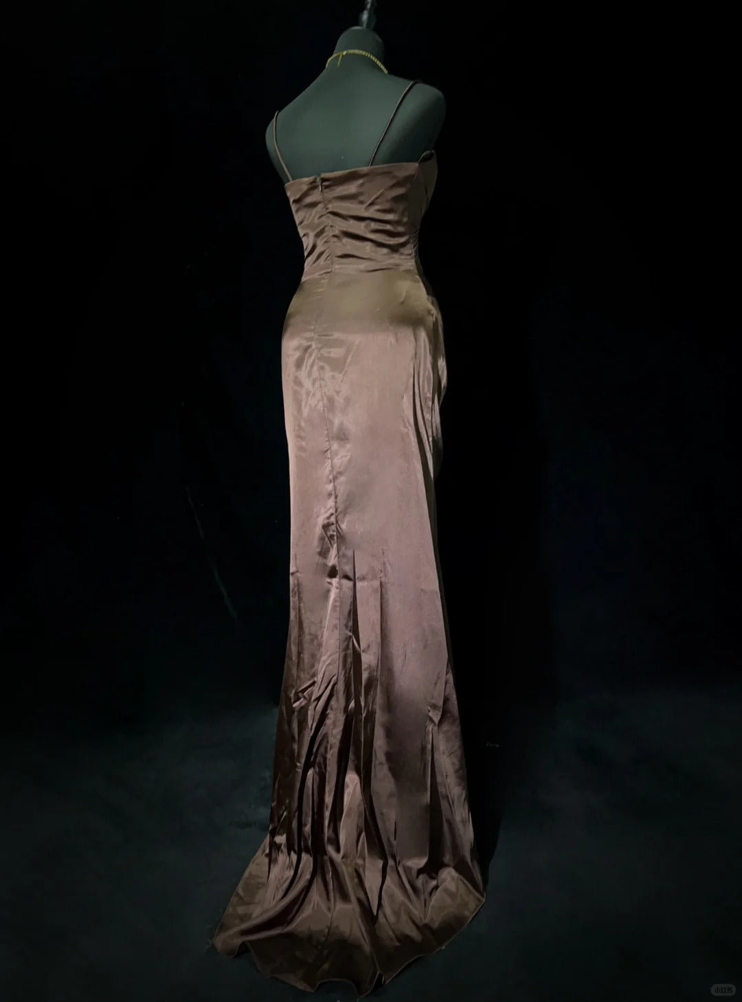 Superbe robe de bal à bretelles spaghetti, robe de soirée plissée, robe de bal, robe de gala, robe de dîner d'affaires D2436