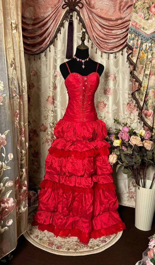 Hübsches Ballkleid Spaghetti Trägerlos Plissee Stufen Ballkleid Abendkleid Tanzkleid Geburtstagspartykleid D2465