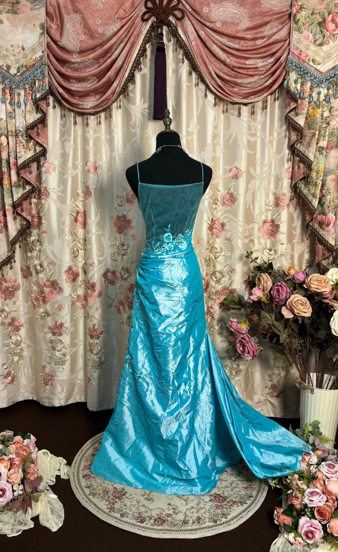 Charmante robe de bal trapèze à bretelles spaghetti brodée, longue robe de soirée, robe de gala D2477