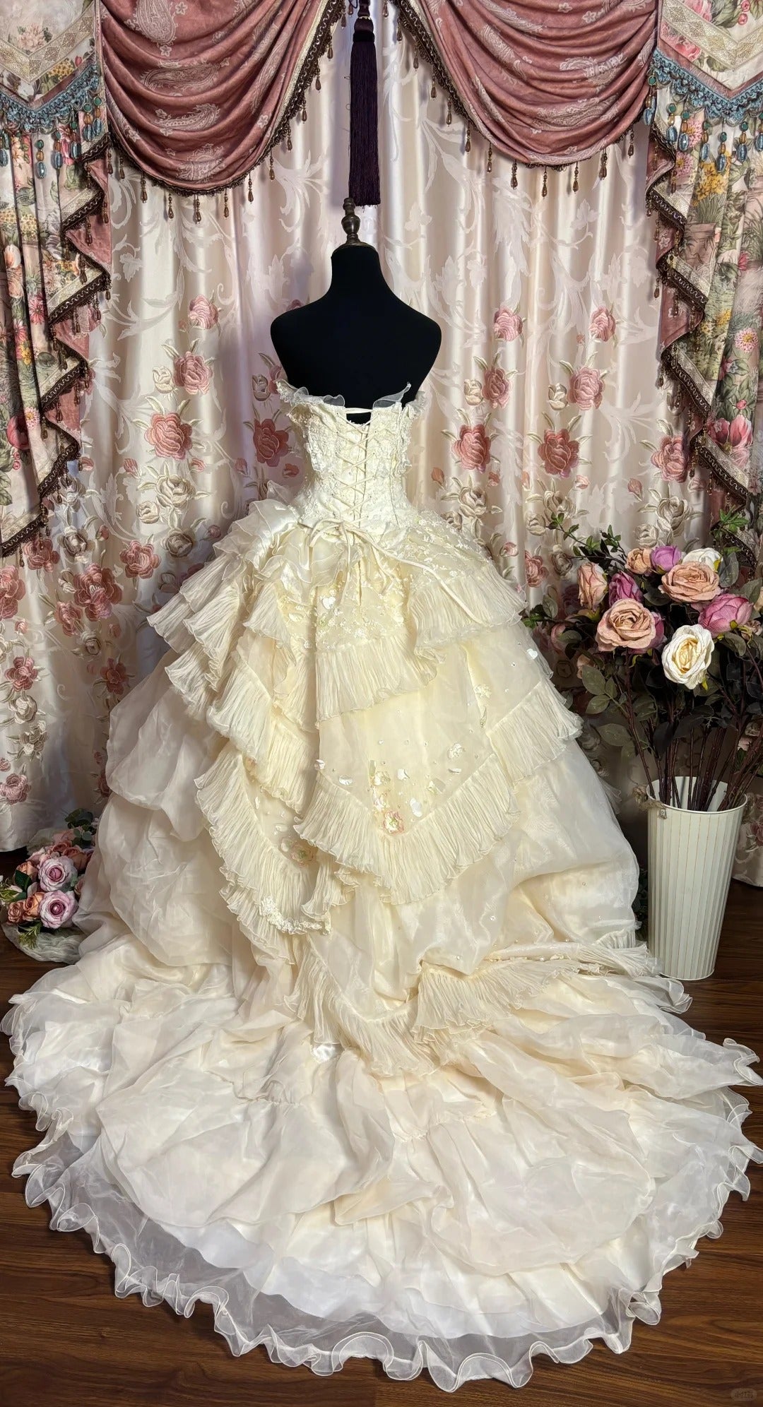 Elegant Prom Dress Strapless Pleated Ruffle Ball Gown Evening Dress Gala Dress Masquerade Ball D2491