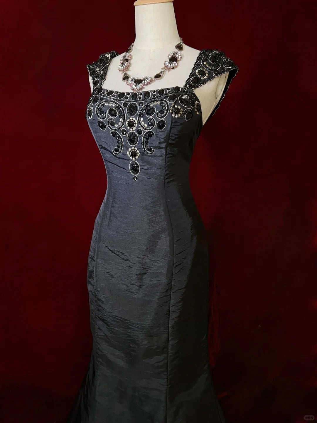 Superbe robe de bal sirène à col carré, robe de soirée, robe de gala, robe de dîner d'affaires D2508