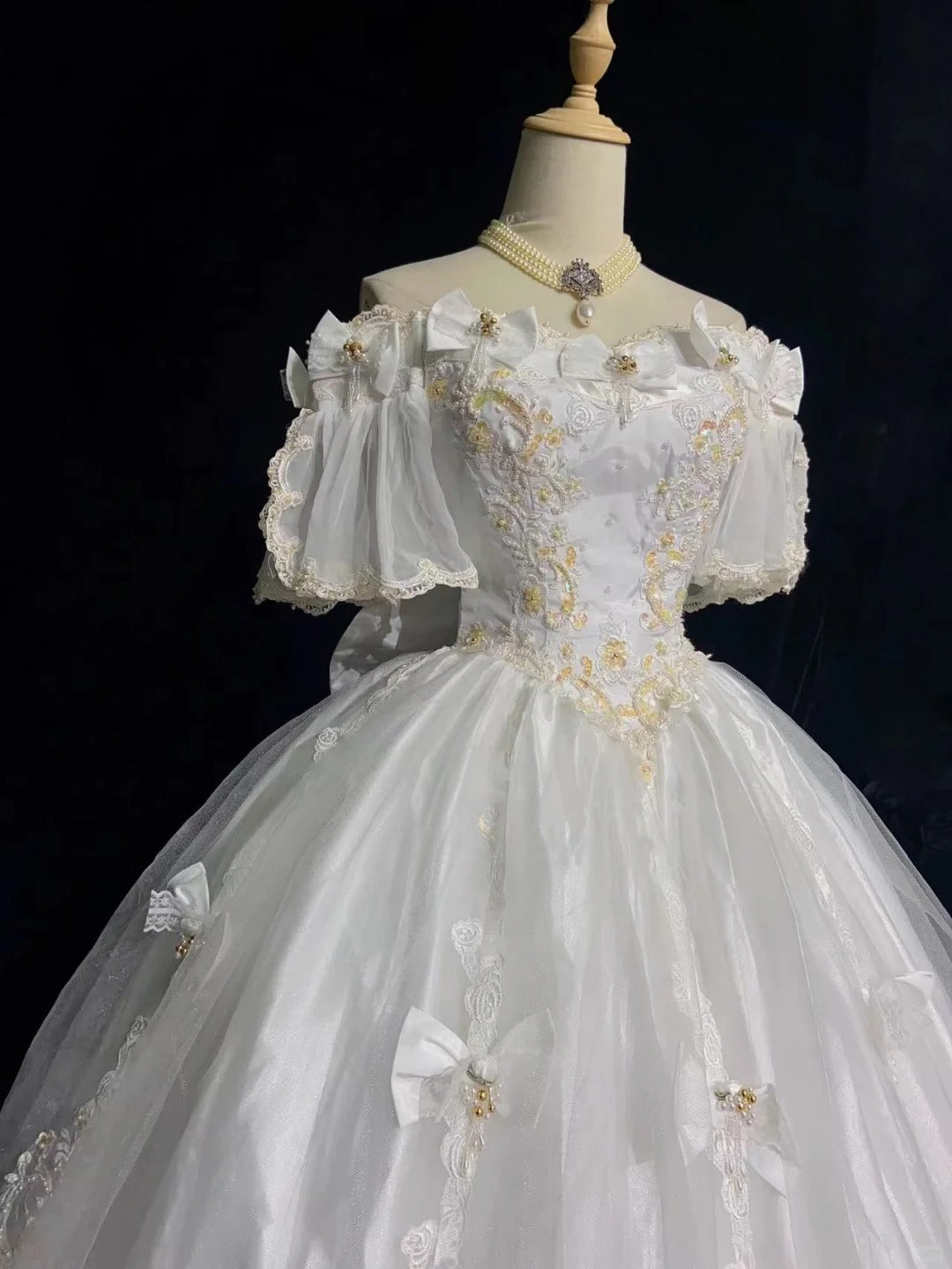 Elegant Wedding Dress Off Shoulder Ball Gown Prom Dress Evening Dress Masquerade Ball D2516