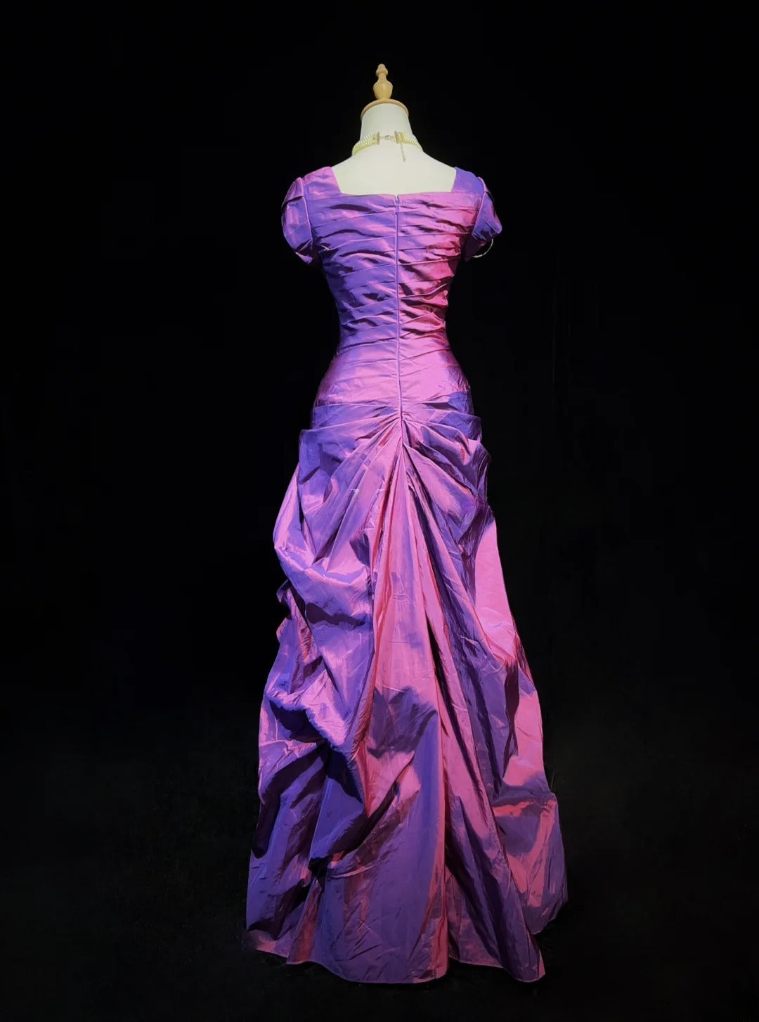 Jolie robe de bal à col carré et tulle plissé, robe de gala, robe de soirée D2607