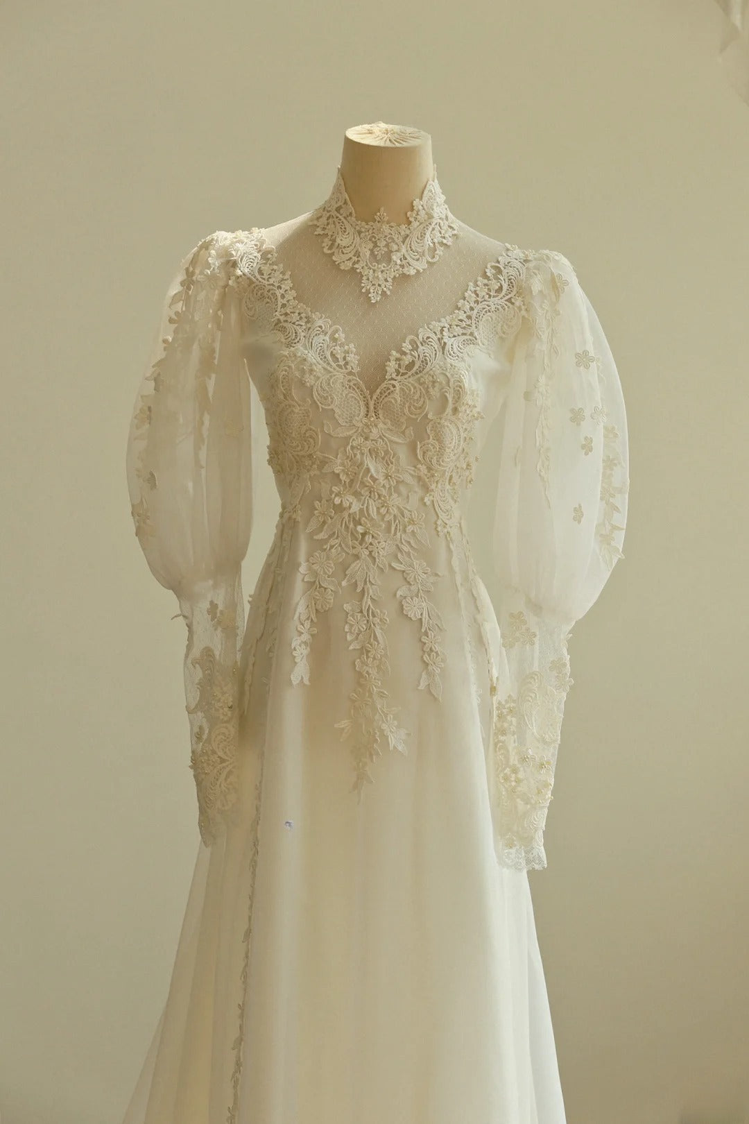 Elegant A Line Lace Floral Wedding Dress    D2816