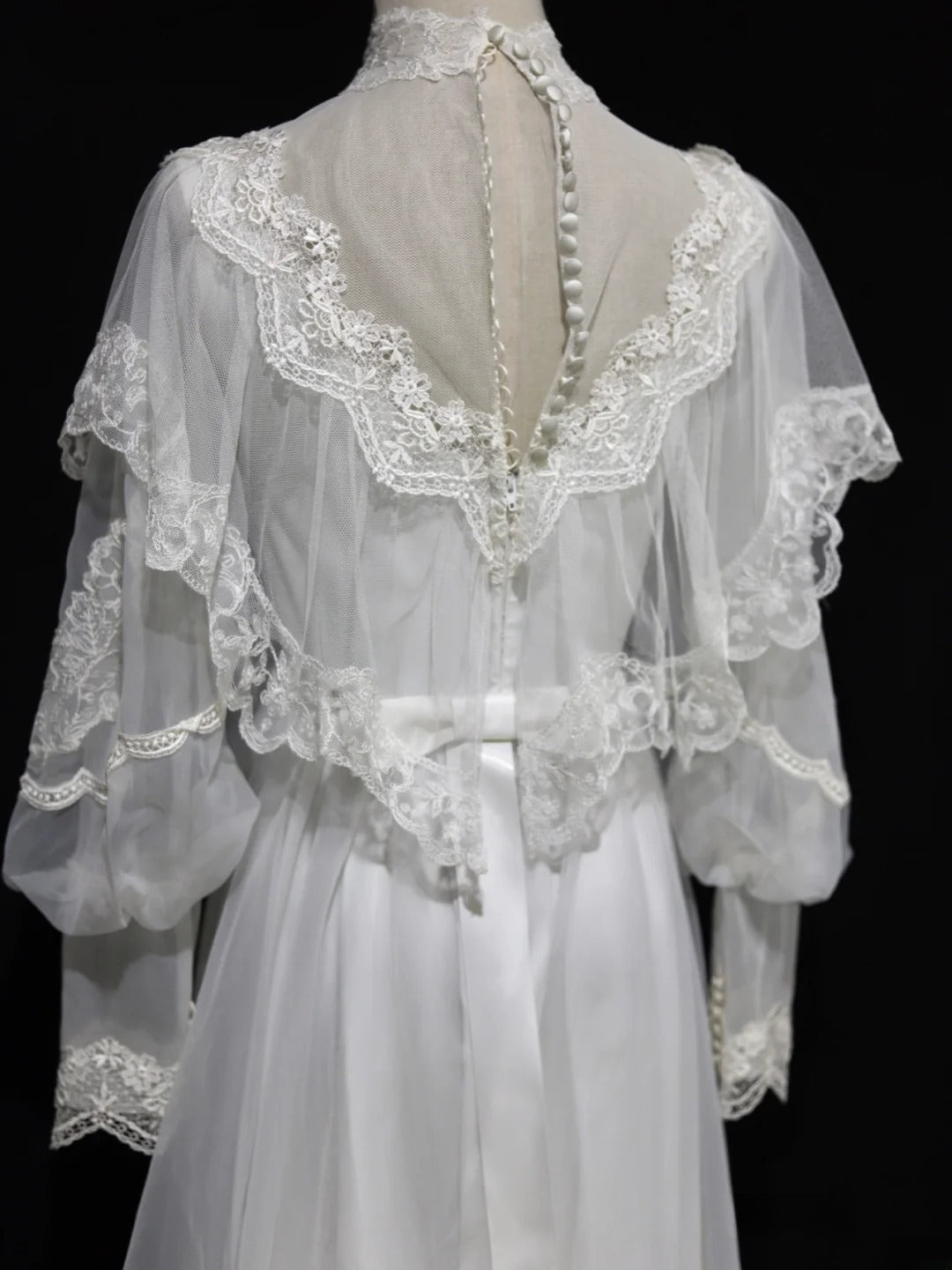 Elegant A Line High Collar Tulle Wedding Dress with Train   D2819