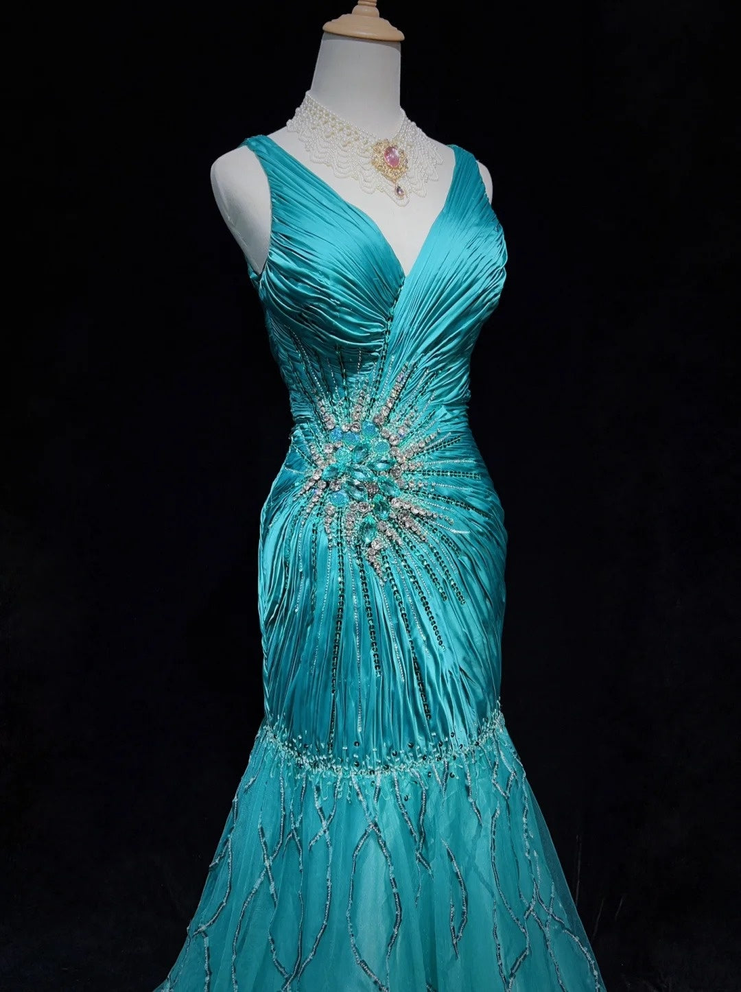 Stunning Prom Dresses V-neck Pleated Mermaid Evening Dress Gala Dress D2916