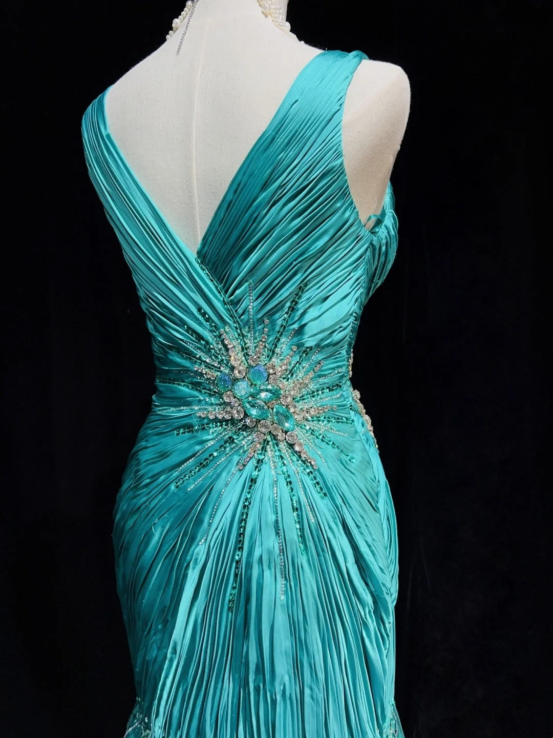 Stunning Prom Dresses V-neck Pleated Mermaid Evening Dress Gala Dress D2916