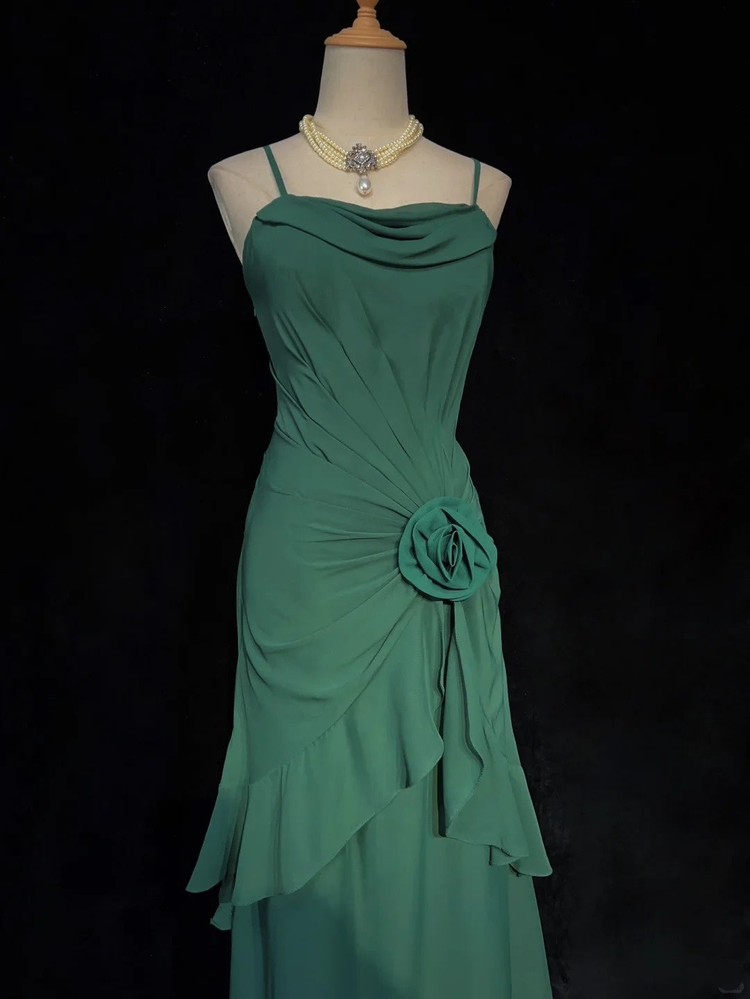 Charming Prom Dresses Spaghetti Straps Pleated Ruffle Evening Dress Gala Dress D2918