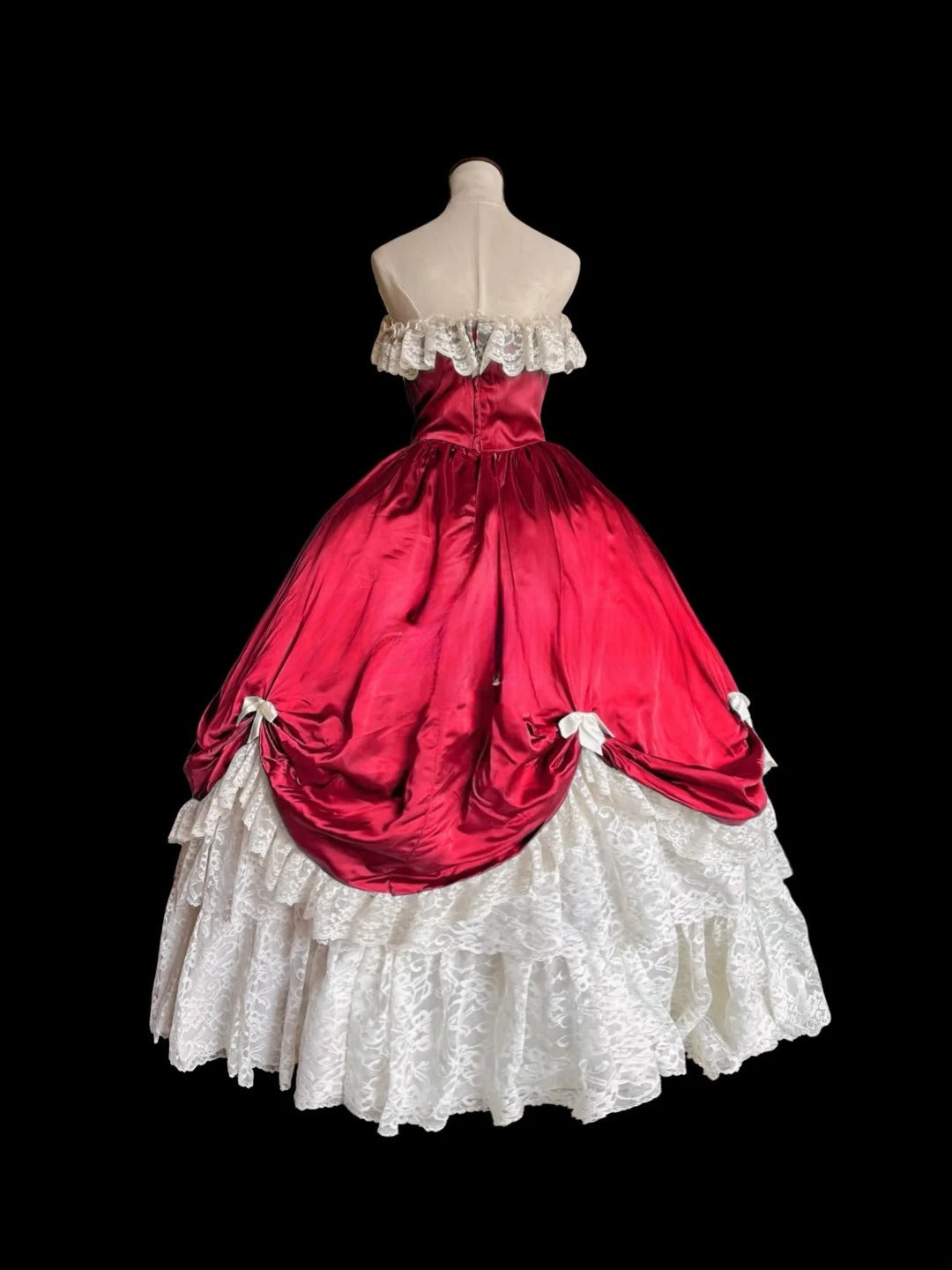 Elegant Prom Dress Sweetheart Pleated Ball Gown Evening Dress Quinceanera Dress D2840