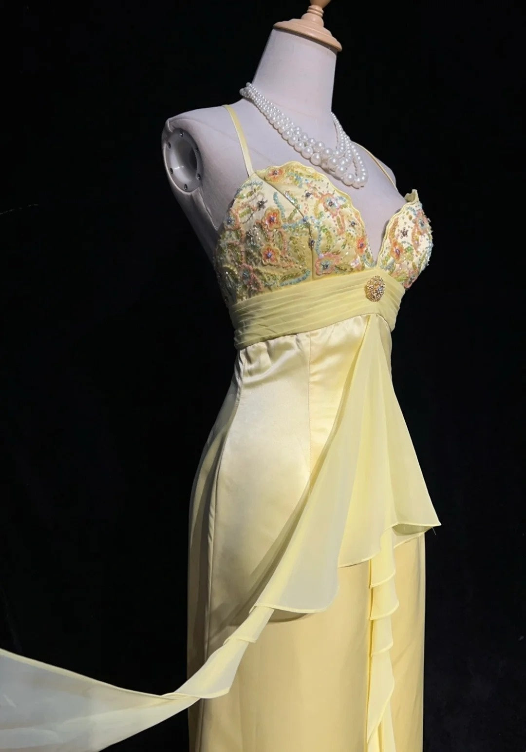 Stunning Prom Dress Light Yellow Spaghetti Straps Pleated Gala Dress Evening Dresses Party Dress D2991