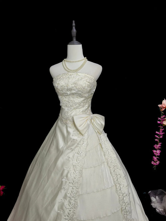Elegant Strapless Embroidered Tiered Wedding Dress D3068