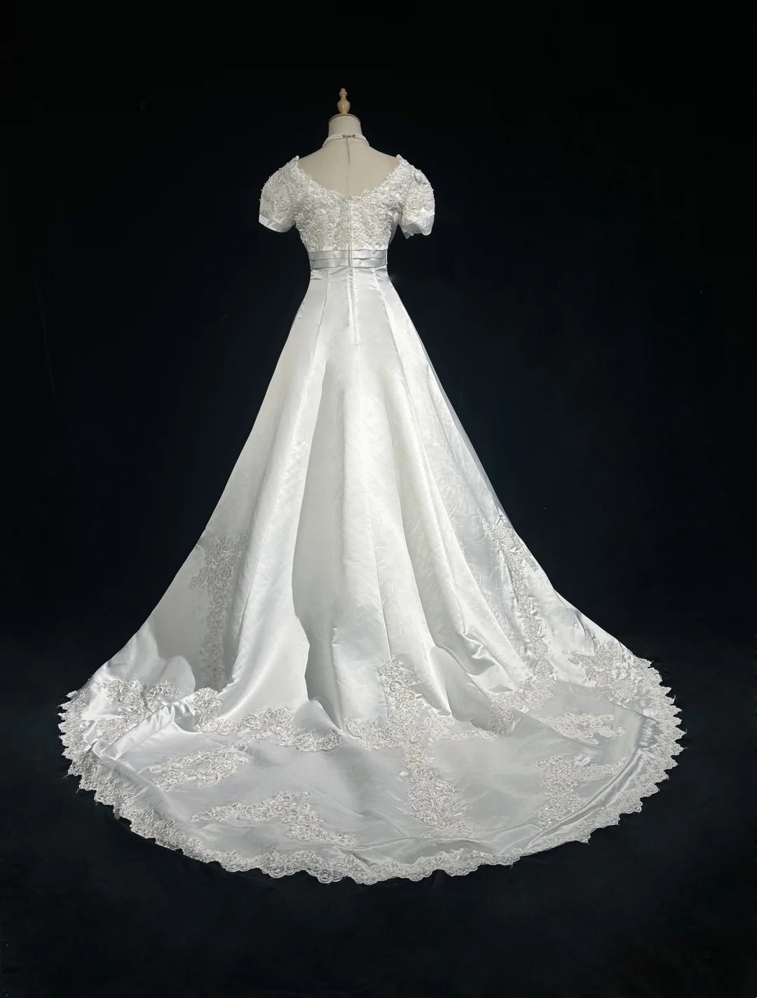 Elegant White A Line Crew Neck Wedding  Dress  D3094