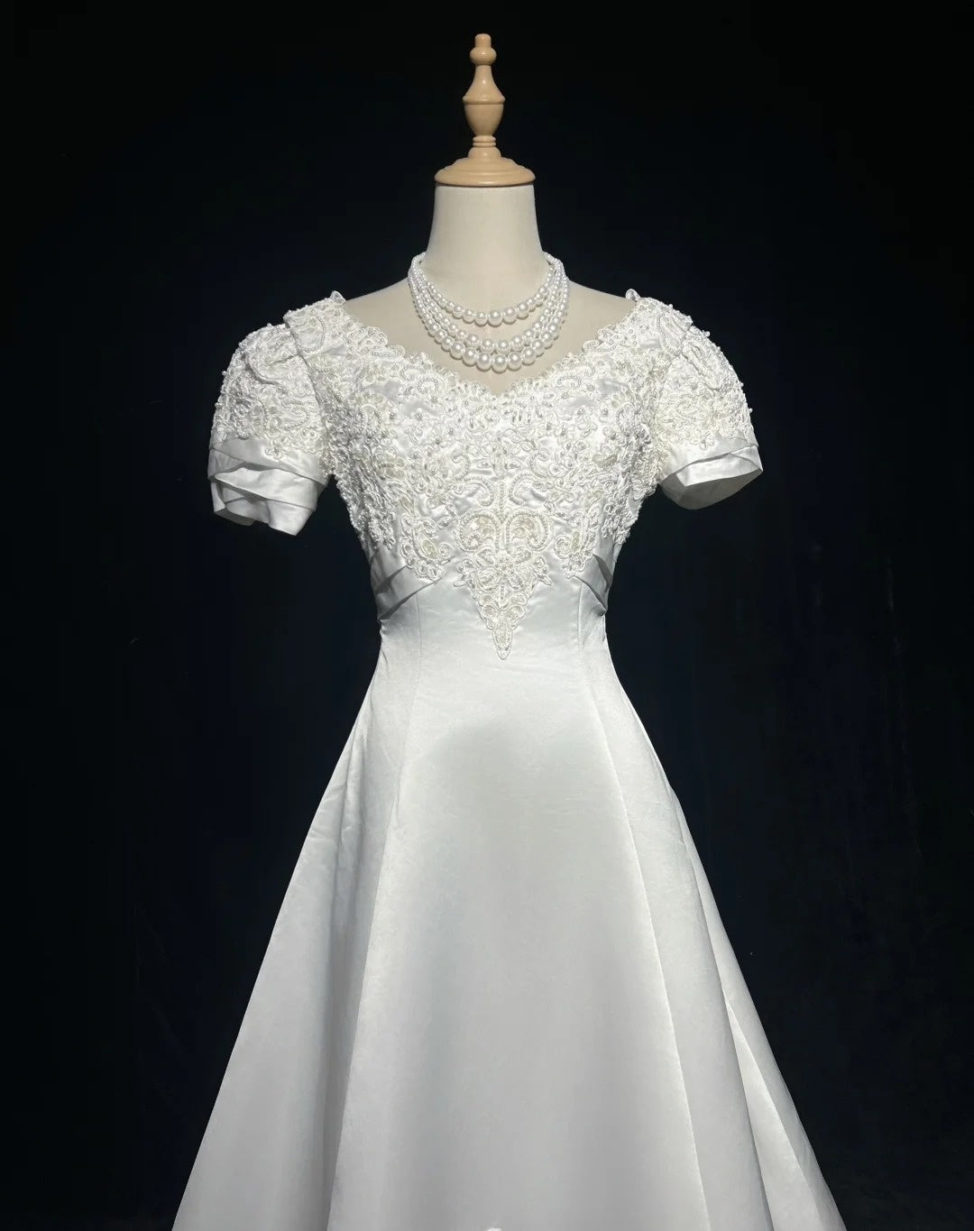 Elegant White A Line Crew Neck Wedding  Dress  D3094
