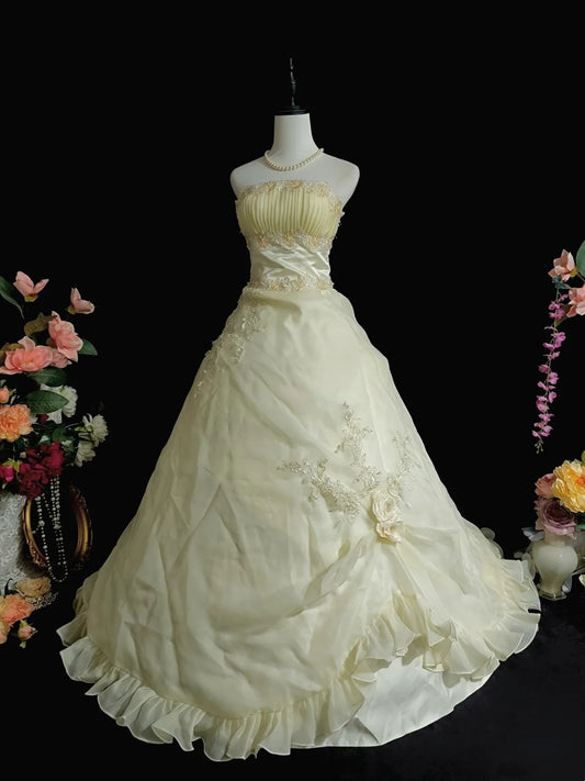 Retro Strapless Pleated Ruffle Tiered Wedding Dress D3108