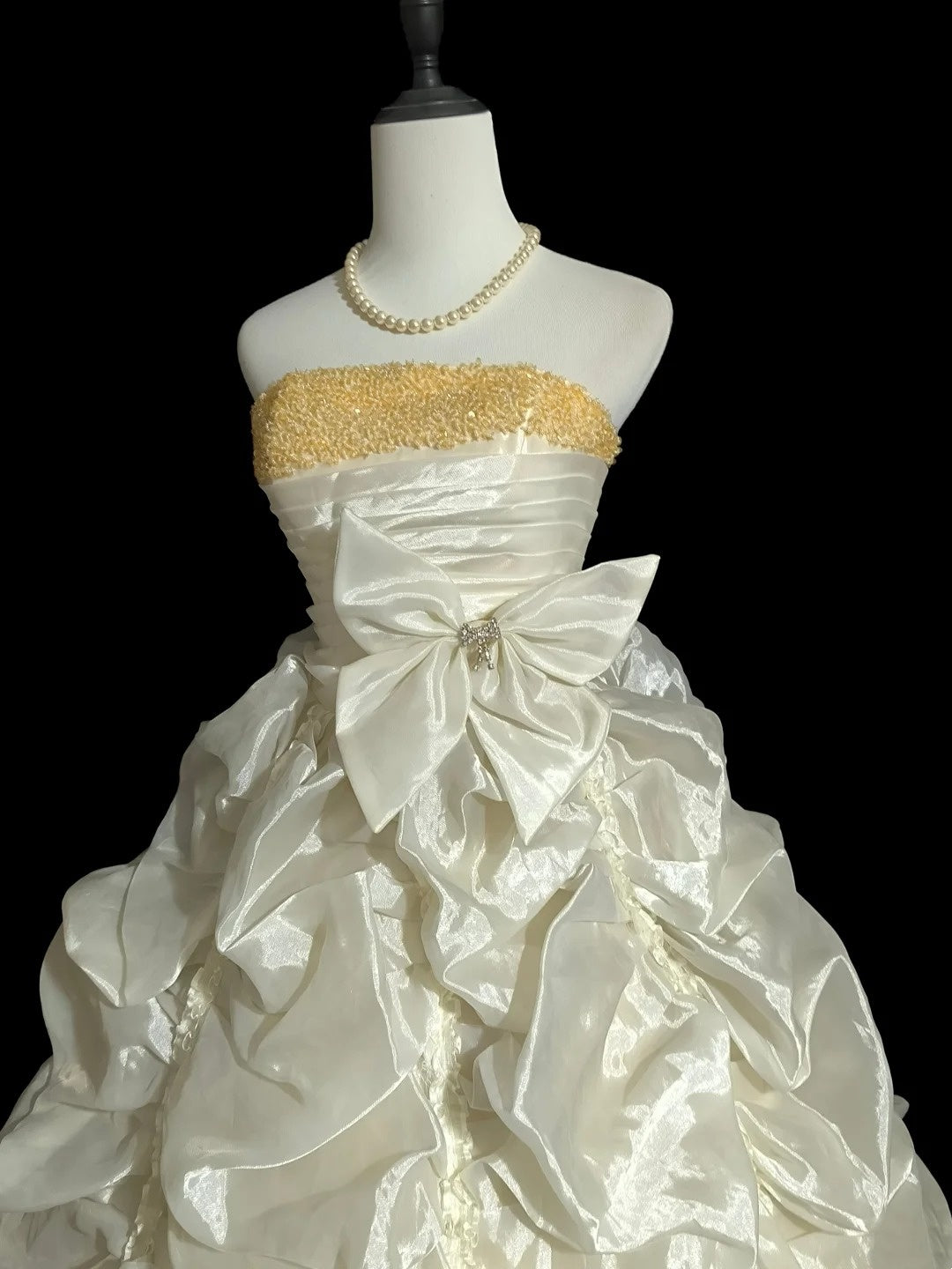 Pretty Strapless Beading Pleated Wedding Dress D3110