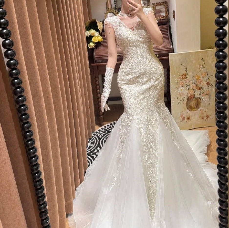 Charming V-neck Tulle Mermaid Wedding Dress D3120