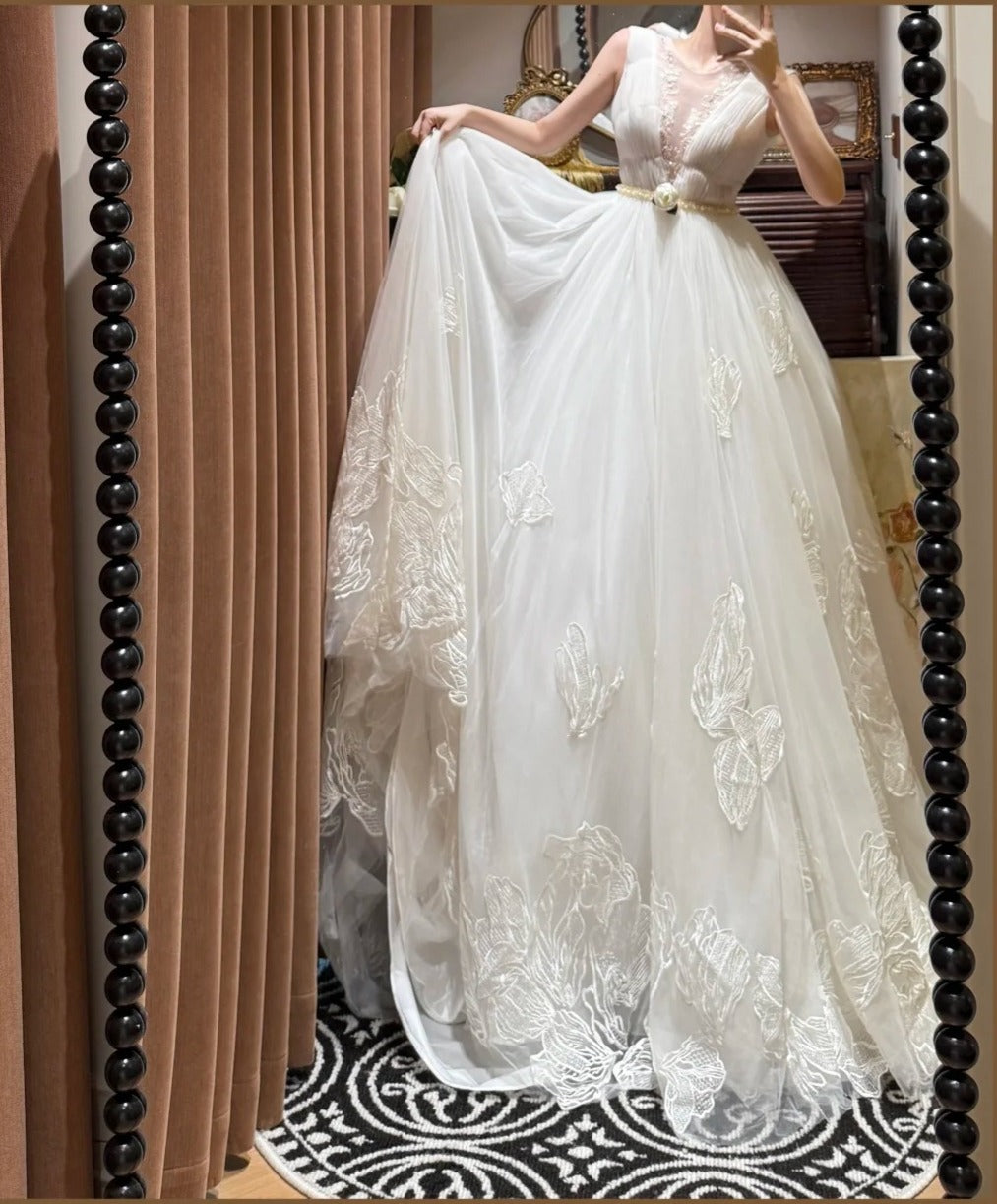 Elegant V-neck Pleated Tulle Wedding Dress D3122