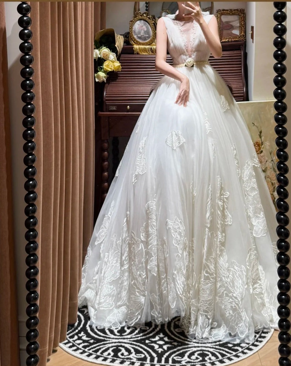 Elegant V-neck Pleated Tulle Wedding Dress D3122