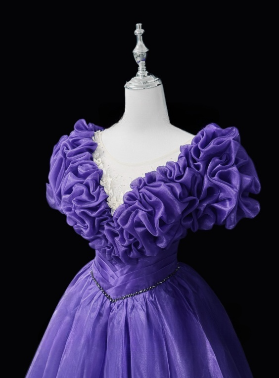 Jolie robe de bal à col en V et robe de soirée plissée D3154
