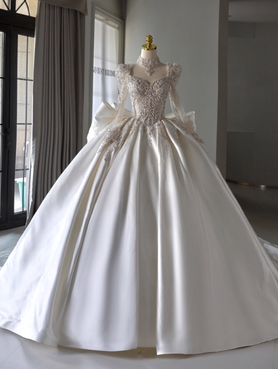 Superbe robe de mariée plissée à manches longues et décolleté en cœur D3184