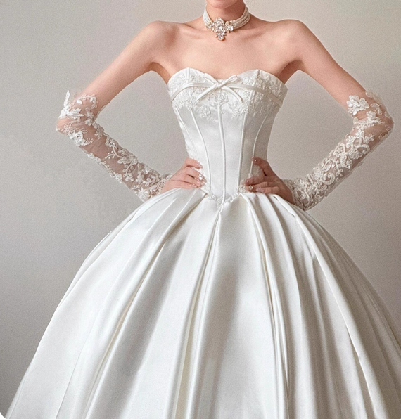 Robe de mariée romantique sans bretelles, robe de mariée plissée D3188