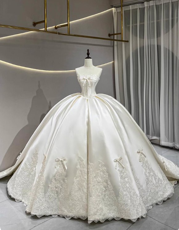 Robe de mariée romantique sans bretelles, robe de mariée plissée D3188