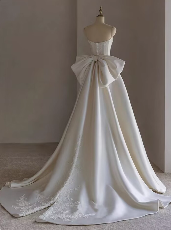 Robe de mariée élégante, coupe trapèze, sans bretelles, D3190