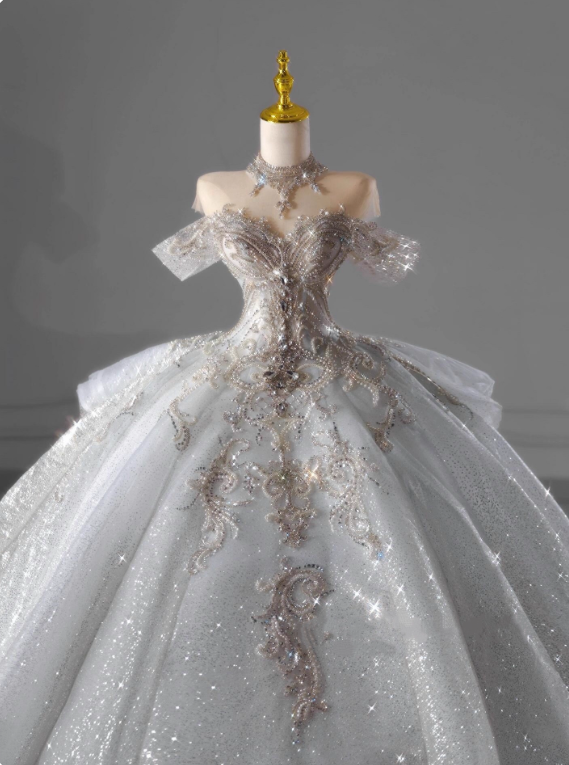 Superbe robe de mariée plissée à épaules dénudées D3196