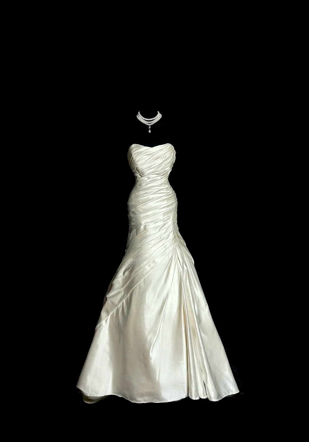 Robe de mariée minimaliste, coupe trapèze, sans bretelles, plissée, D3197