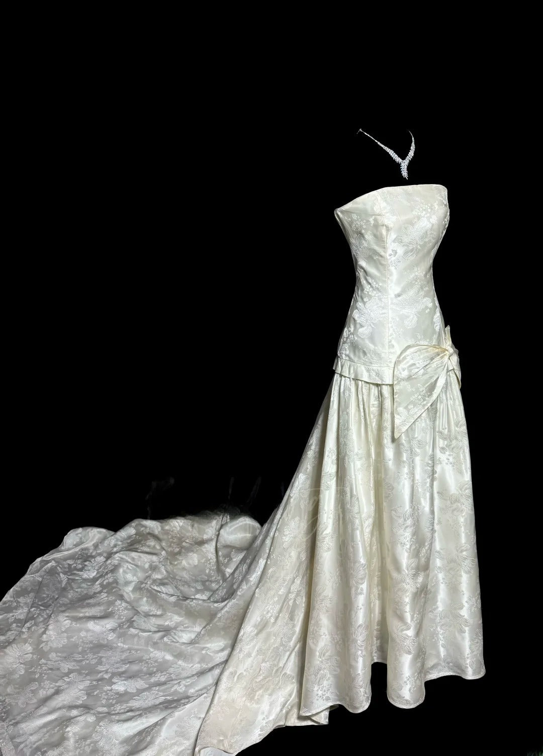 Elegant Wedding Dress A Line Strapless Wedding Dress D3219