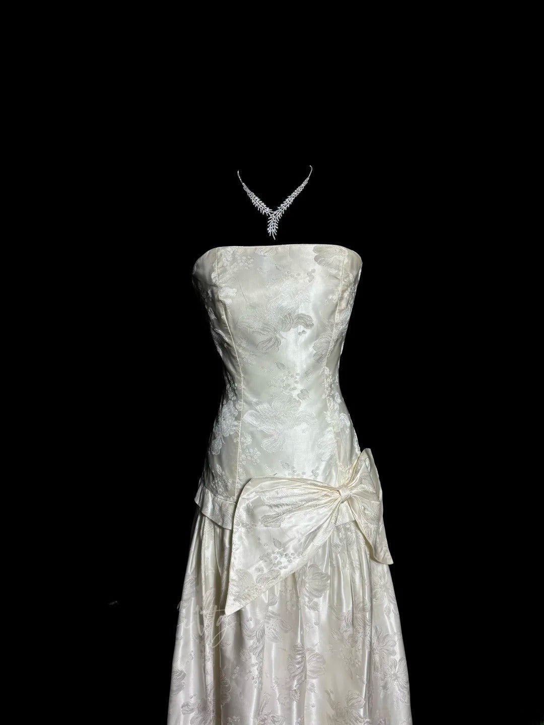 Elegant Wedding Dress A Line Strapless Wedding Dress D3219