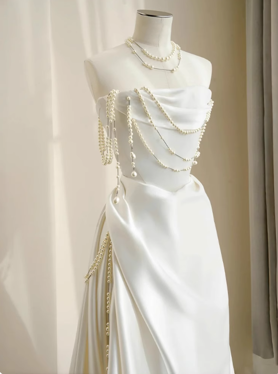 Elegant Wedding Dress A Line Strapless Pleated Wedding Dress D3229